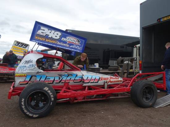 The H248 tar car was checked over for Hednesford and loaded back up
