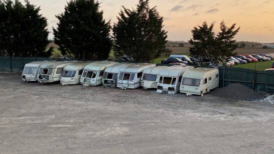 The following pics are all courtesy of Riggerman - Anyone want a second hand caravan?
