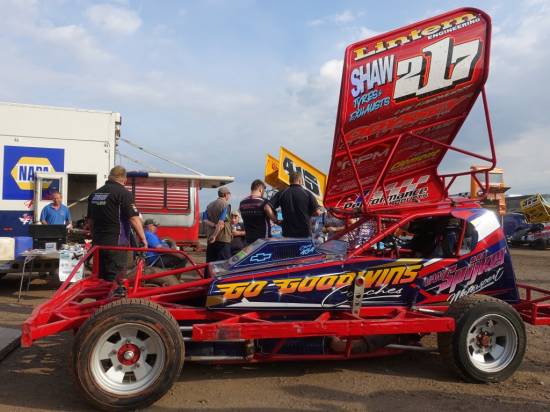 Welcome to the King's Lynn pitscene - We start with Lee who won the Final
