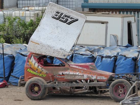 and Wes Goodwin in an ex Danny Wainman car
