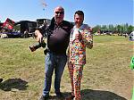 55_Well-known_lensman_Tonny_Wissing_28Tonny_Wissing_Speedway_Photos29_and_the_pit_entertainer.JPG