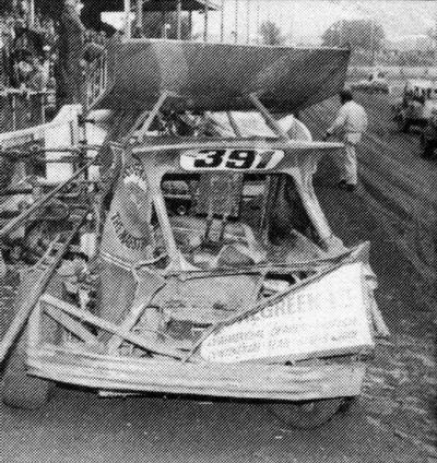 391 crash at Belle Vue 1980's
SuperStu had a VERY narrow escape from this one...he reckoned every tube on the cage was severed, bar one, which saved him.
