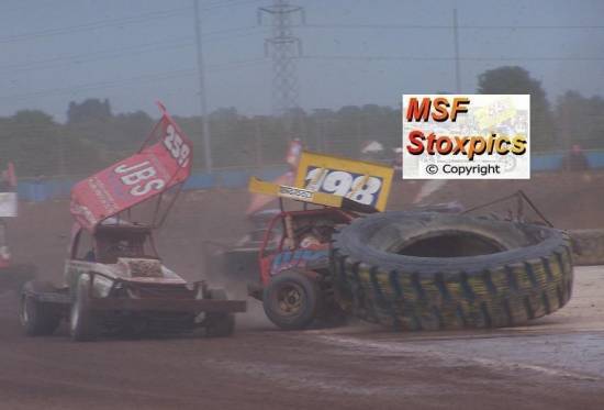 259 & 198 came together at the flag with 198 hitting a marker tyre
