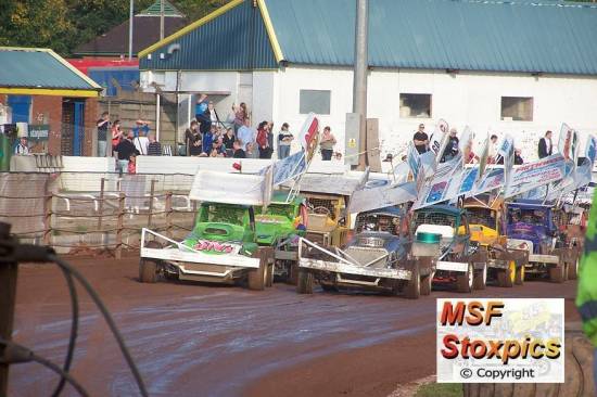 Whites line up for Heat 1
