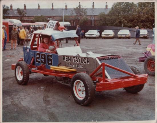 296 Ken Taylor `Chevy Benny` Belle Vue pits 1970,s

