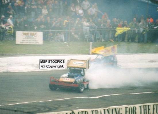 Falding smokes the tyres in his heat
