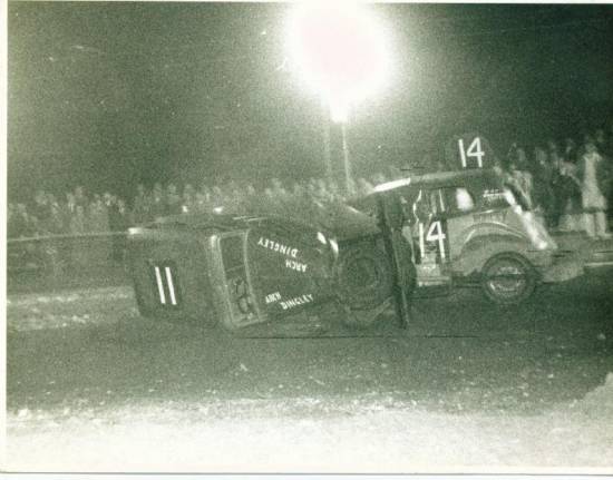 50,s stock cars
roll over!!!
Keywords: staines roll over