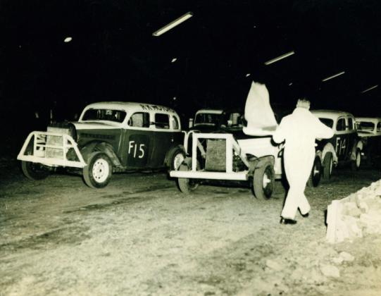 50,s stock cars
1st race Staines 8th April 1955
Keywords: staines stock car racing