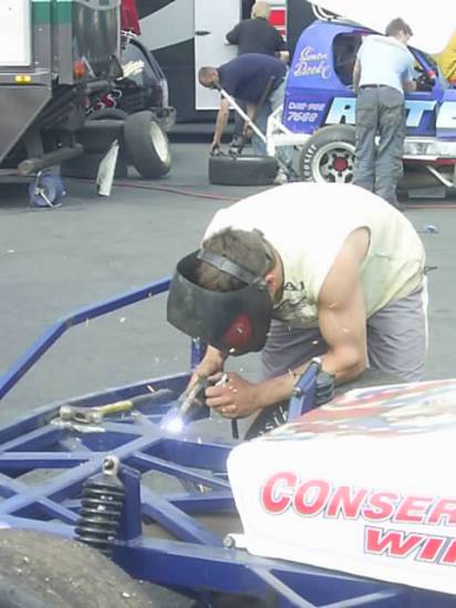 Knockhill 11.6- FWJ Welding PH Car After Walling him at cowdie in GN
