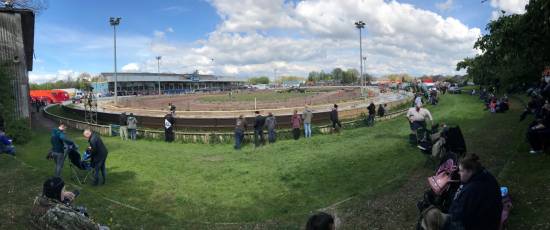 Belle Vue for the usual Bank Holiday Monday session.
