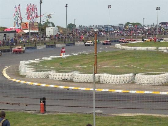 Skeg had a spruce up for the British - curbs and tyres painted
