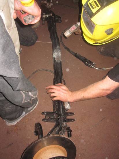 318, axle being repaired
