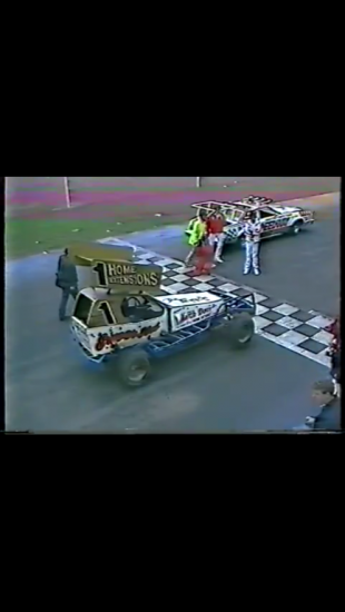 Super Stu on the 1984 start line (a still copied from Chris Binns video on youtube).
