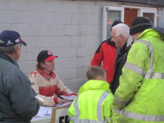 And they say Stewards aren't biased .... surely Mr Abbott's not getting a pre-meeting autograph!
