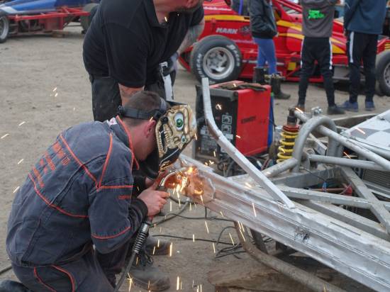 308 - Steve Malkin Jnr welding the front corner back on
