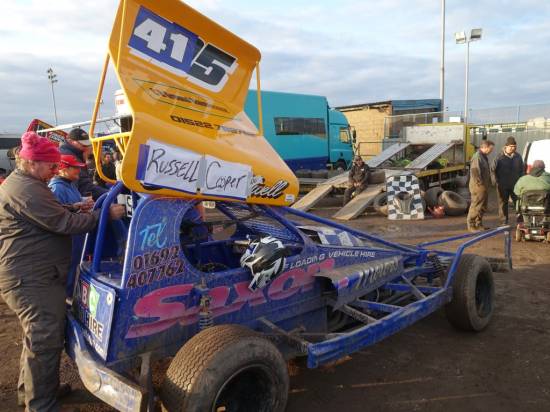 415 - A quick change of name and number and what was Dean Whitwell becomes Russell Cooper
