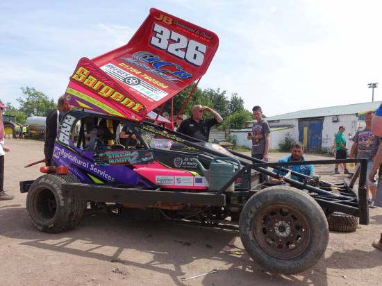 Mat won two heats using the 326 car and qualified outside front row for the main event
