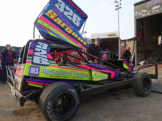 Mark Sargent won Ht. 2 with a good hit on 220 on the last lap 
