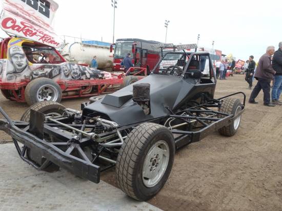 Another Daz F2. Two years old, and previously owned by Darren Ahern but never raced. Prior to that, only did 20 meetings. 
