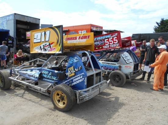 The young half of Team Wainman with Gary Jones doing a sterling job as always making sure everyone's ready. 
