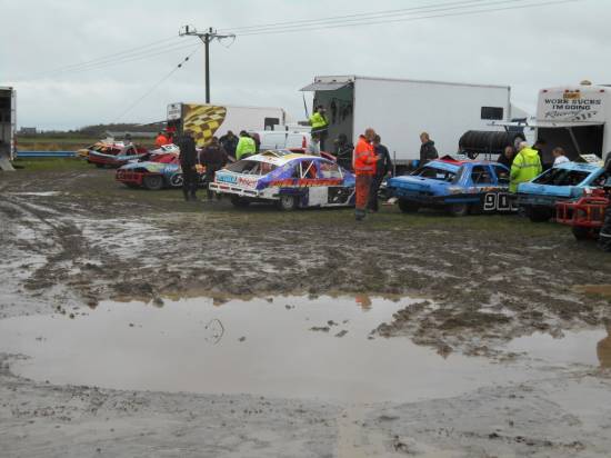 The Saloons pit. Every team had my upmost respect working in these conditions.
