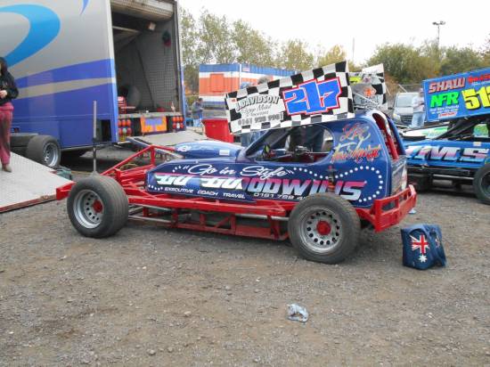 Lee Fairhurst walloped Hitman into the turn 3-4 barriers in the Final. He's 12 points clear in the Shootout.
