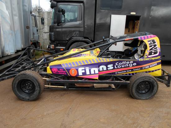 Sarje's new Matt Newson built car did'nt race this weekend. 3 nights on the lash in Benidorm was Mark's preferred choice :-)
