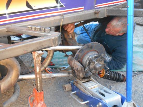 Bert Finn welded a breather on Craig's axle
