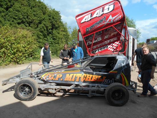 Nigel Green could'nt quite get close enough to do a last bender on 390 in Heat 2. 

