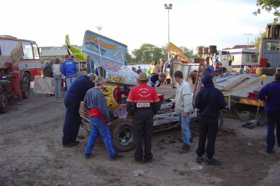 343 Barry Heath in the pits
